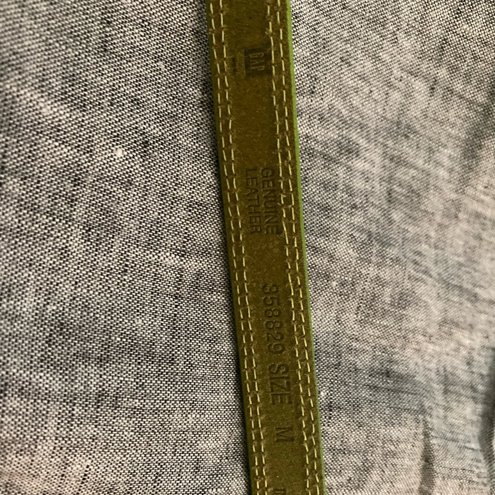 Gap Factory Bright Green Leather Thin Belt - Picture 2 of 2